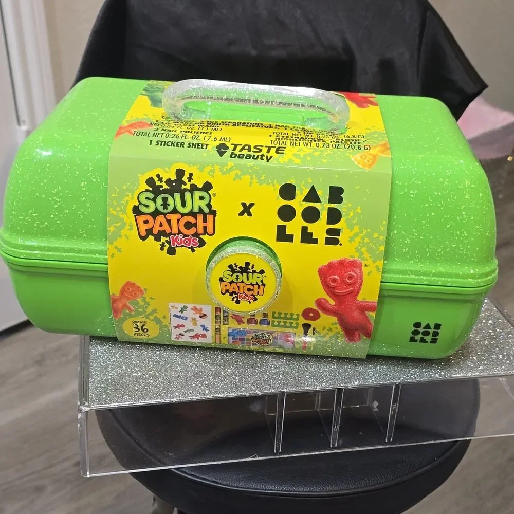 Caboodles X Taste Beauty X  Sour Patch Kids‎ On-The-Go Girl Cosmetic Case